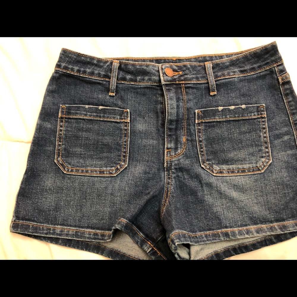 Old Navy denim shorts women’s size 8.